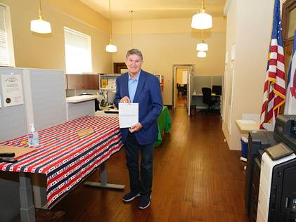 U.S. Sen. Joe Manchin Switches From Democrat To Independent